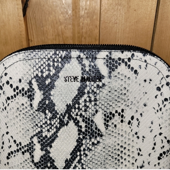 NWT Steve Madden faux snakeskin crossbody bag super cute - Picture 2 of 13